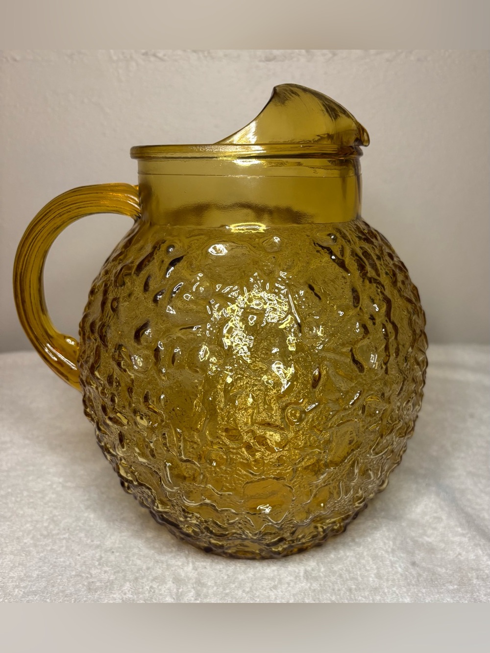 Vintage Jeannette Amber Tree Bark Glass Pitcher Ice Lip MCM